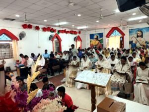 सी सी चर्च दल्ली राजहरा में गुड फ्राइडे( शुभ शुक्रवार) प्रभु यीशु के बलिदान दिवस की आराधना हुई।